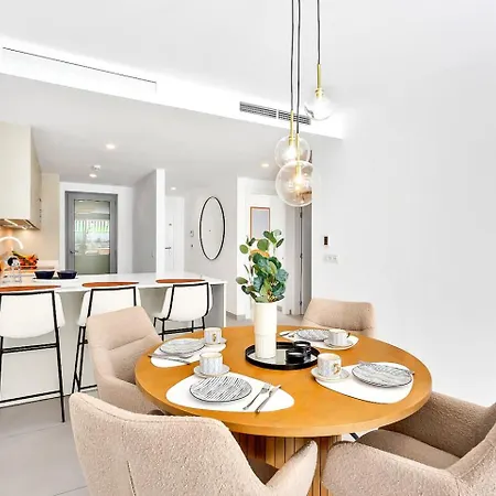 아파트 Beachside Retreat W Pool, Gym & Terrace *