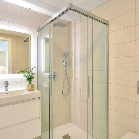 아파트 Beachside Retreat W Pool, Gym & Terrace