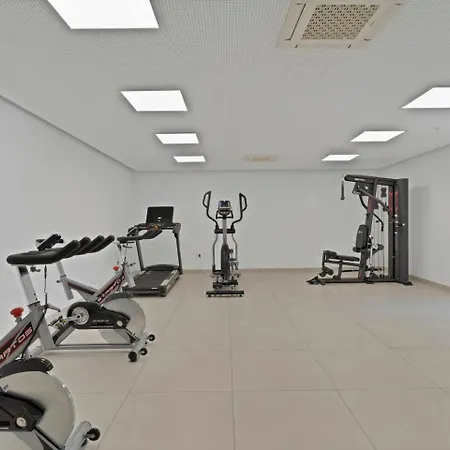 Beachside Retreat W Pool, Gym & Terrace *